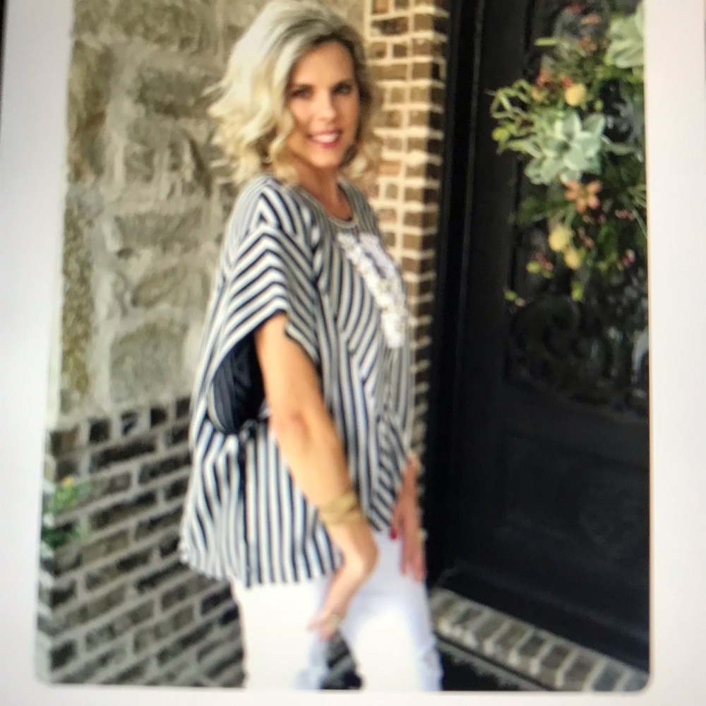 Cabi Siesta Poncho -Size Medium - Picture 2 of 3